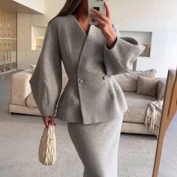 Light Grey Elegant Women's Casual Button Front Two Pieces Suit - Picture 2 of 6
